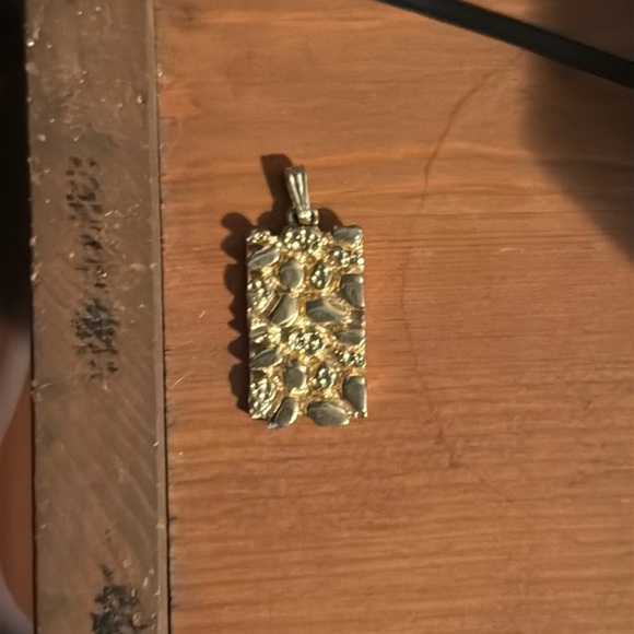 Gold plated nugget pendant - Picture 1 of 1